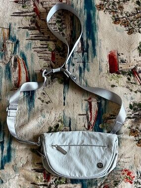 Lululemon ALL NIGHT FESTIVAL BAG MICRO White Opal Silver Logo